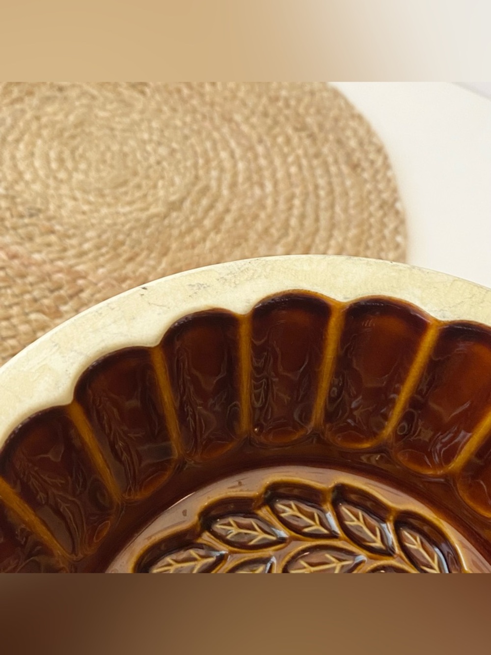 VINTAGE Glazed Debossed Leaf Pottery Bundt Cake Pan/Jello Mold 6” - Picture 12 of 14